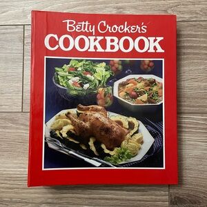 Vintage Betty Crocker's Cookbook 1986 New and Revised Hardcover Binder